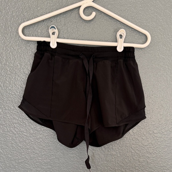 Women's Black Lululemon Athletica Shorts size 6 - Picture 2 of 11